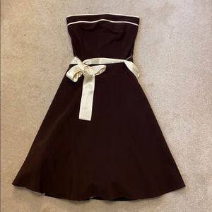 Strapless dress with sash